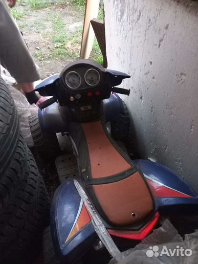 Детский квадроцикл на аккумуляторе