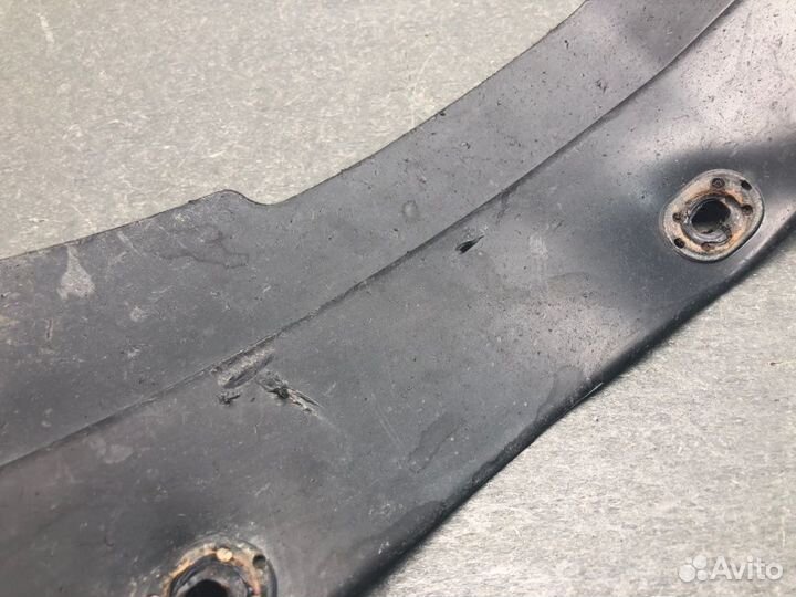 Брызговик передний левый Hyundai Sonata EF G4JP