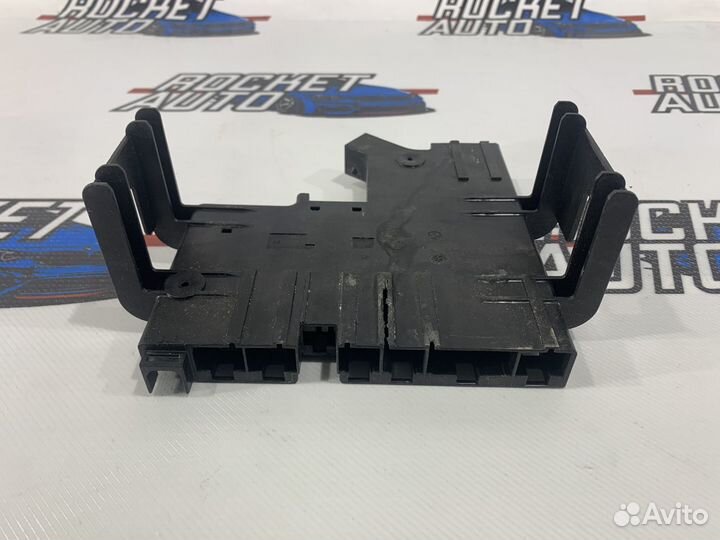 Блок предохранителей на клемму BMW 750i