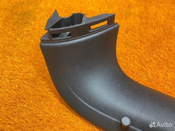 Обшивка двери багажника правая Volkswagen Tiguan