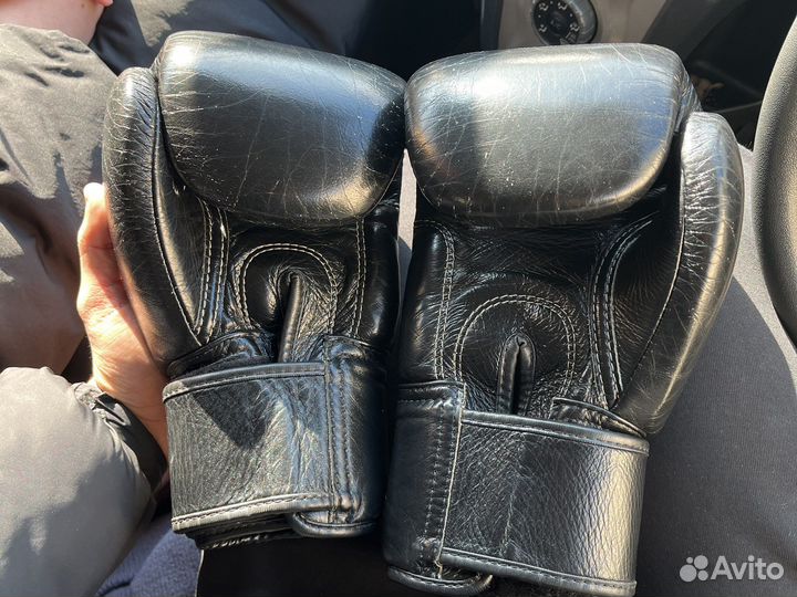 Боксерские перчатки 14oz Fairtex