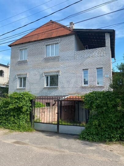 Дом 187 м² на участке 6 сот.