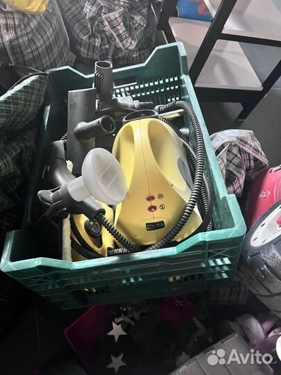 Гладильная доска с утюгом