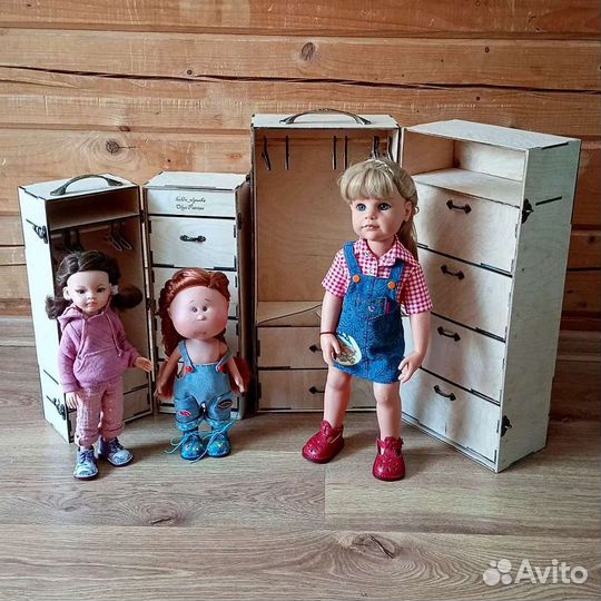Мебель для кукол. Кукольная переносная гардеробная