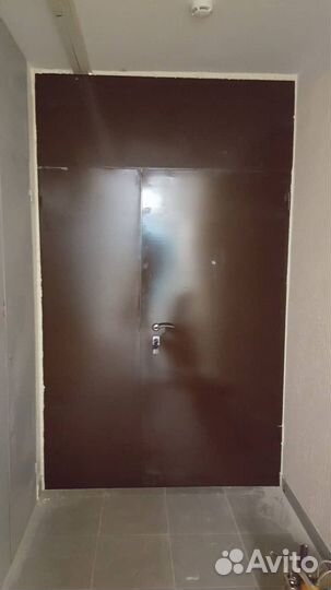 Тамбурная перегородка в коридор