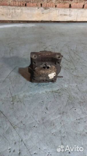 Суппорт тормозной задний Citroen C5 2003 Y4152