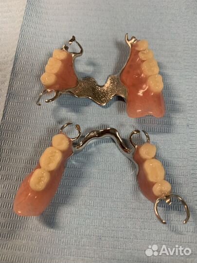 Зубной техник