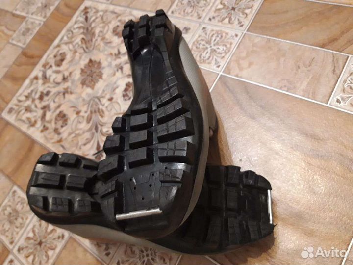 Лыжные ботинки