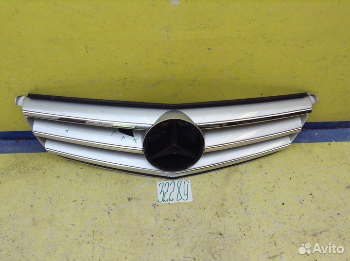 Mercedes C W204 Решетка радиатора