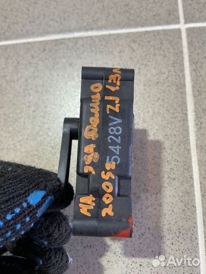 Сервопривод заслонок печки Mazda Demio 2005 г