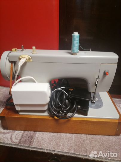 Швейная машинка Подольск с электроприводом