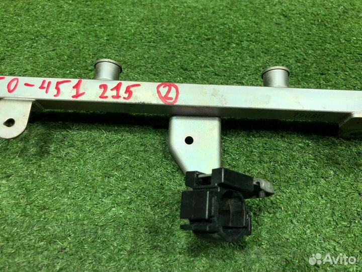 Топливная рампа правая Nissan Fuga GY50 VK45DE