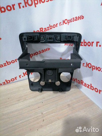 Консоль Ford Fusion