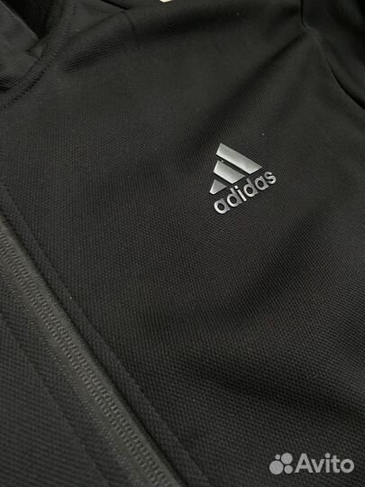 Спортивный костюм adidas