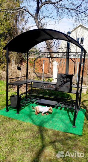 Мангал с крышей