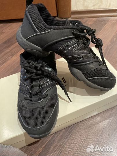 Кроссовки для танцев