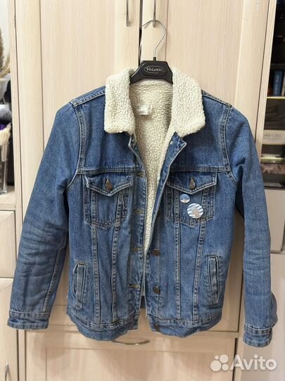 Джинсовая куртка с мехом bershka