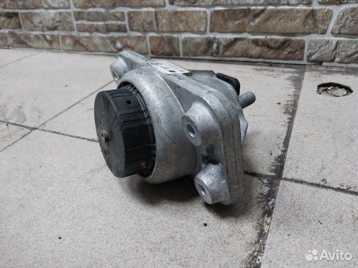 Подушка двигателя Land Rover Discovery L462 2.0