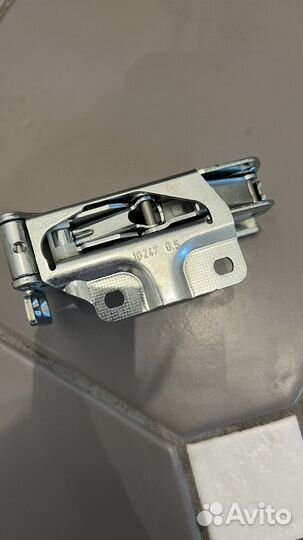 Петля для холодильника Electrolux Zanussi AEG