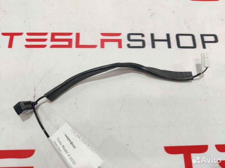 Микрофон Tesla Model X 2019 1047000-00-A