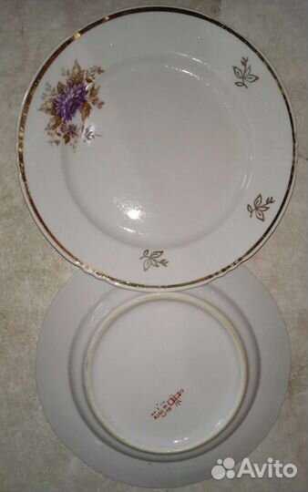 Тарелки разные под второе и первое, десертные