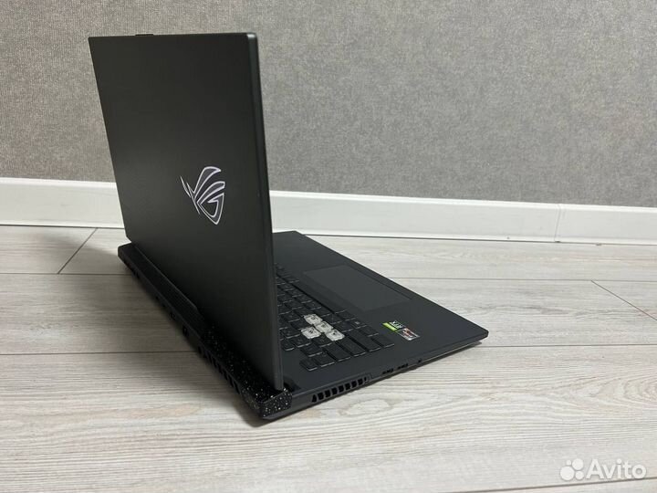 Asus Rog Strix G713RC