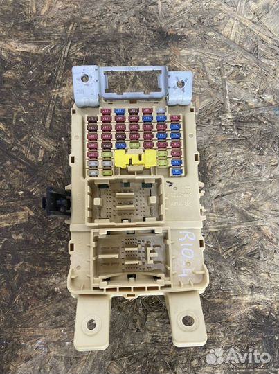Блок предохранителей салона KIA RIO 4