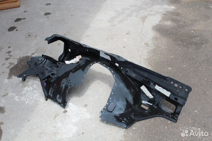 Брызговик переднего правого лонжерона