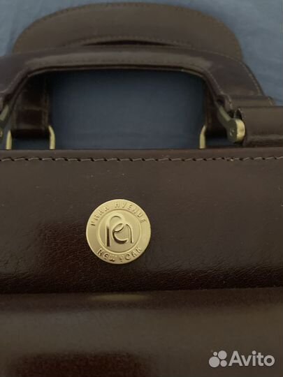 Мужской кожаный портфель