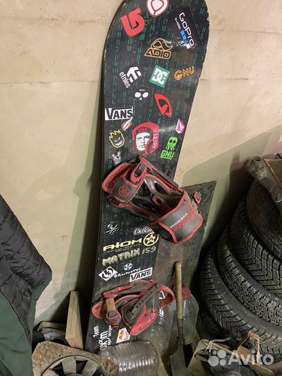 Сноуборд atom 159 с креплениями