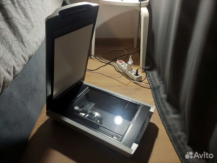 Сканер Canon 8600F