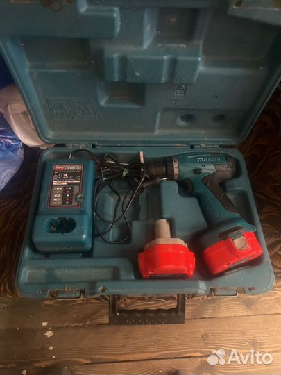 Шуруповерт makita
