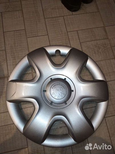 Б/у оригинальный колпак на шкоду R15 5JO601147C