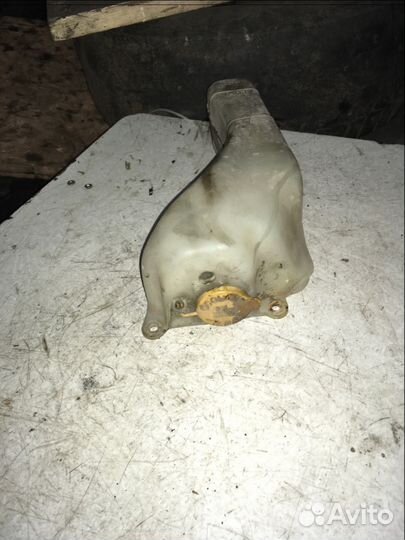 Расширительный бачок Subaru Legacy B11