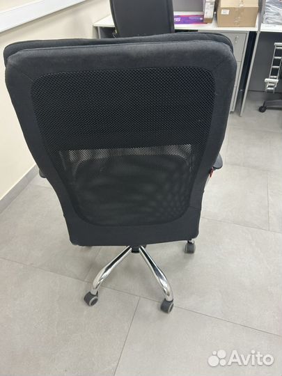 Офисное кресло