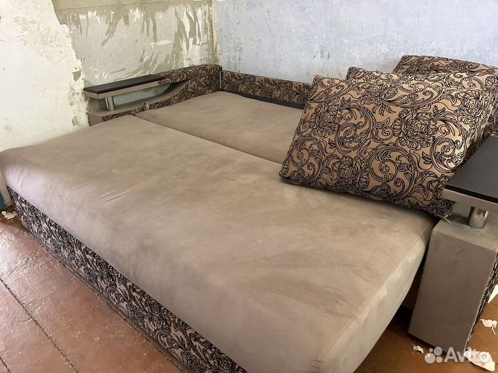 Диван,стол,тумба