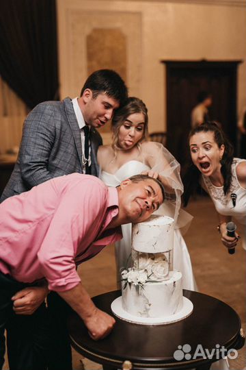 Ведущая (тамада)