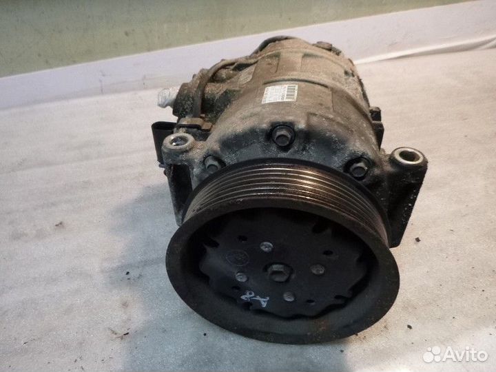 Компрессор системы кондиционирования audi A8 D3 20