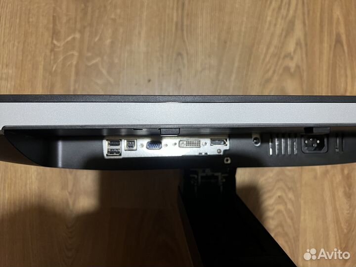 Монитор Dell U2412mb