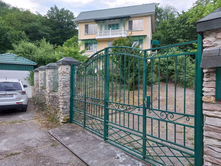 Дом 300 м² на участке 41 сот.