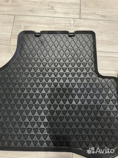 Автомобильные ковры на passat B7