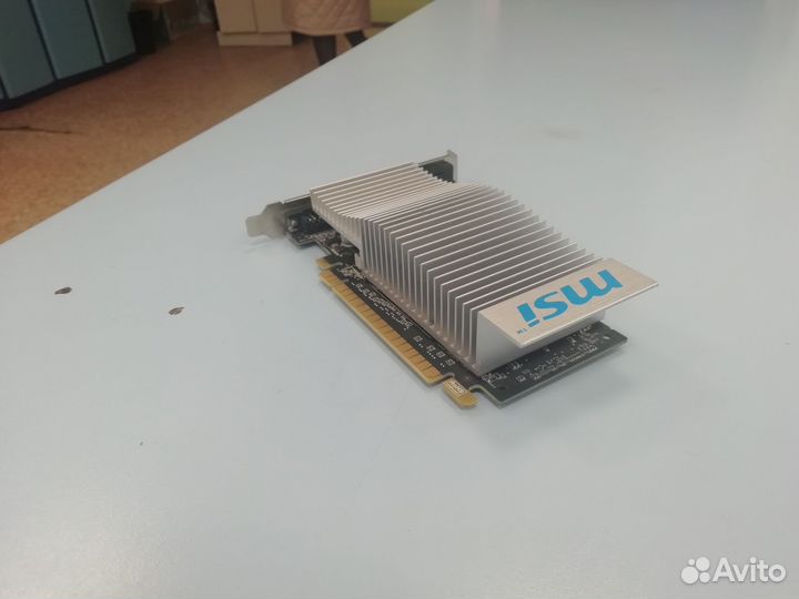 Продам видеокарту Nvidia Geforce GT 210