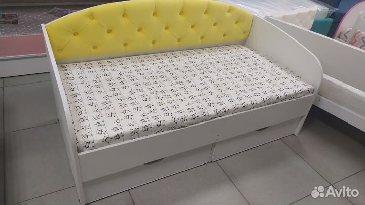 Детский диван в каретной стяжке