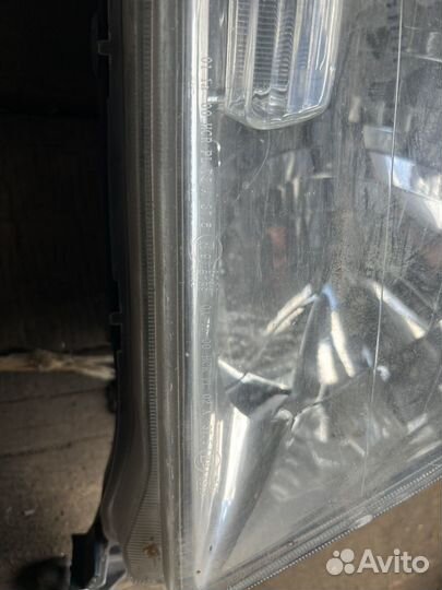 Фара правая toyota land cruiser 200