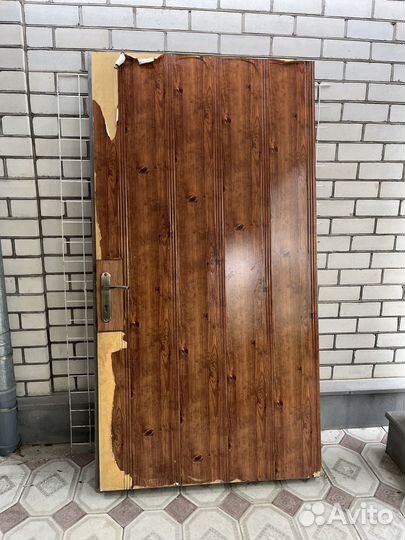 Дверь входная уличная бу