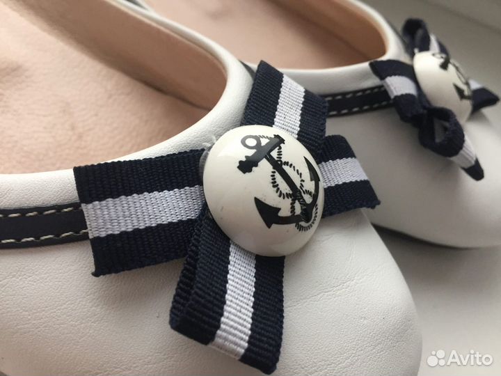 Белые балетки