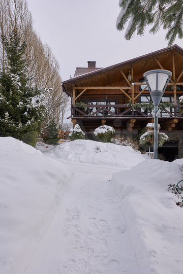 Дом 270 м² на участке 10 сот.