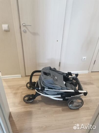 Коляска прогулочная