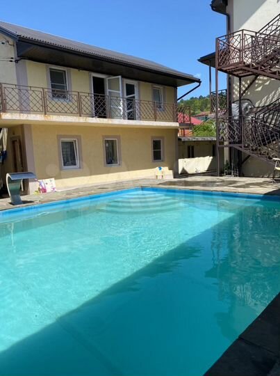 Комната 15 м² в 8-к., 3/3 эт.