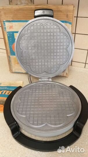 Электровафельница Сластена (СССР)